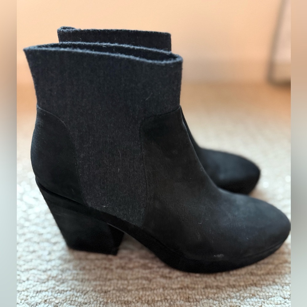 Eileen Fisher Black Knit Sued Platform Booties GUC Size 11